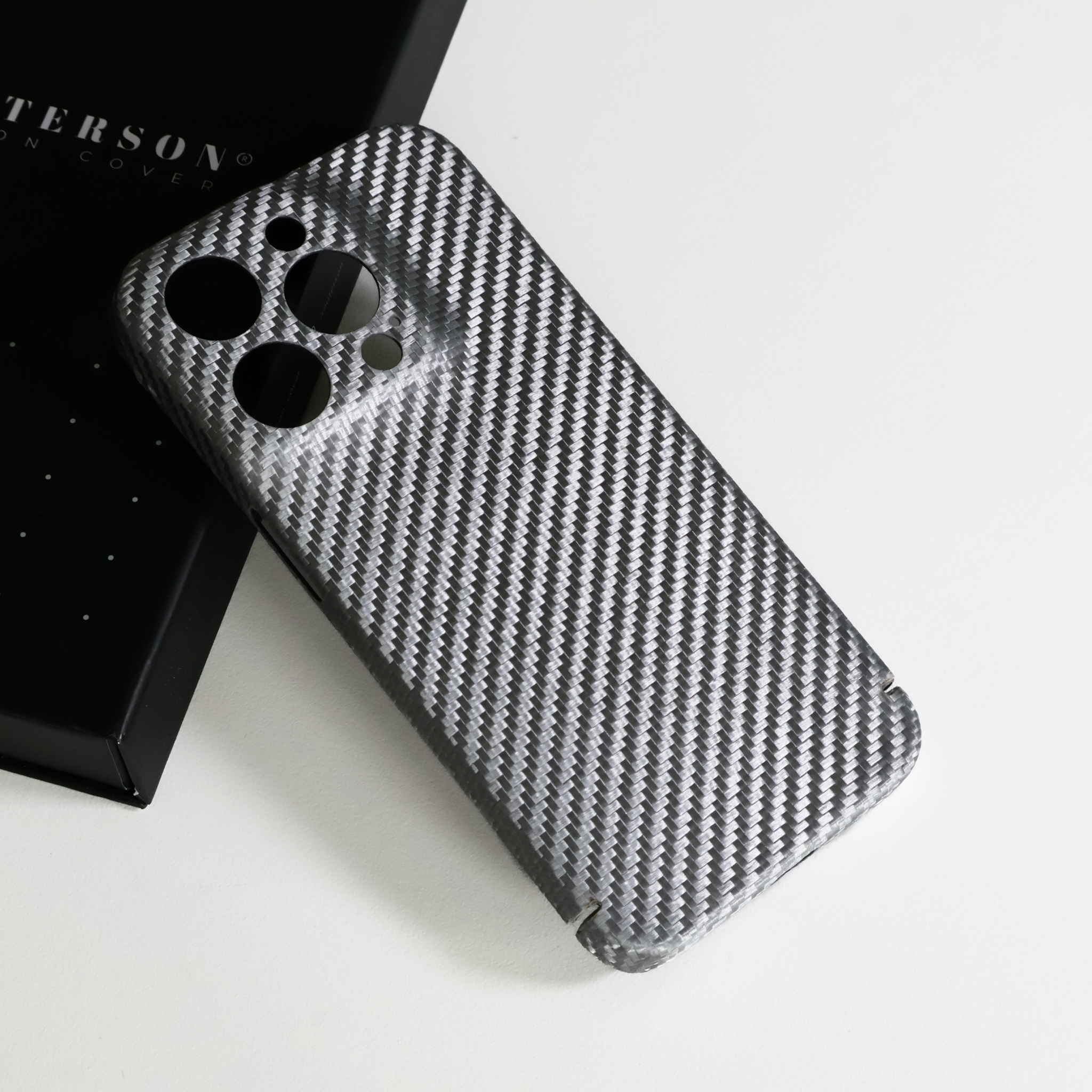 Carbon Cover iPhone 15 Pro